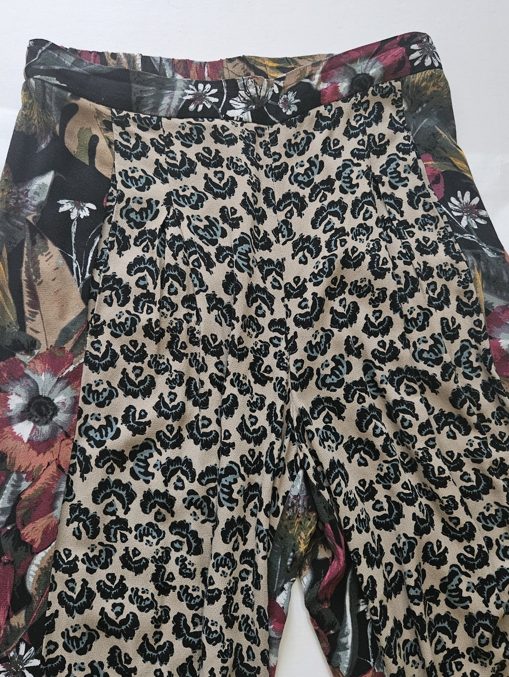 Free People"In the mix" Wide Leg Pants, cheetah floral Sz M - Picture 3 of 6